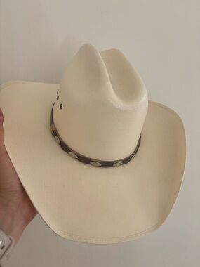 Summit hats  Ivory genuine  shantung Cowboy Hat size 6 7/8